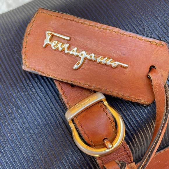 GUC, auth SALVATORE  FERRAGAMO NAVY BLUE VINTAGE BAG, made in Italy - Picture 4 of 16